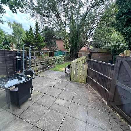 Ferienwohnung 20Mins To Bakerst, Harry Potter & Wembley Stadium! Northwood  Exterior foto