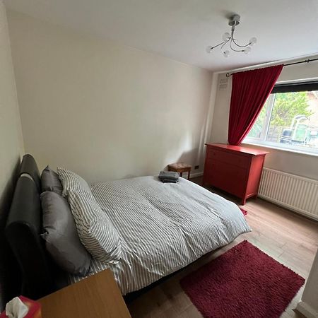 Ferienwohnung 20Mins To Bakerst, Harry Potter & Wembley Stadium! Northwood  Exterior foto