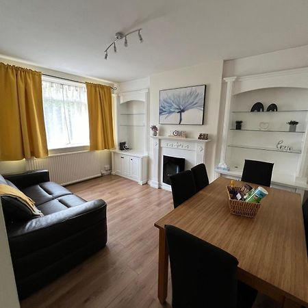 Ferienwohnung 20Mins To Bakerst, Harry Potter & Wembley Stadium! Northwood  Exterior foto
